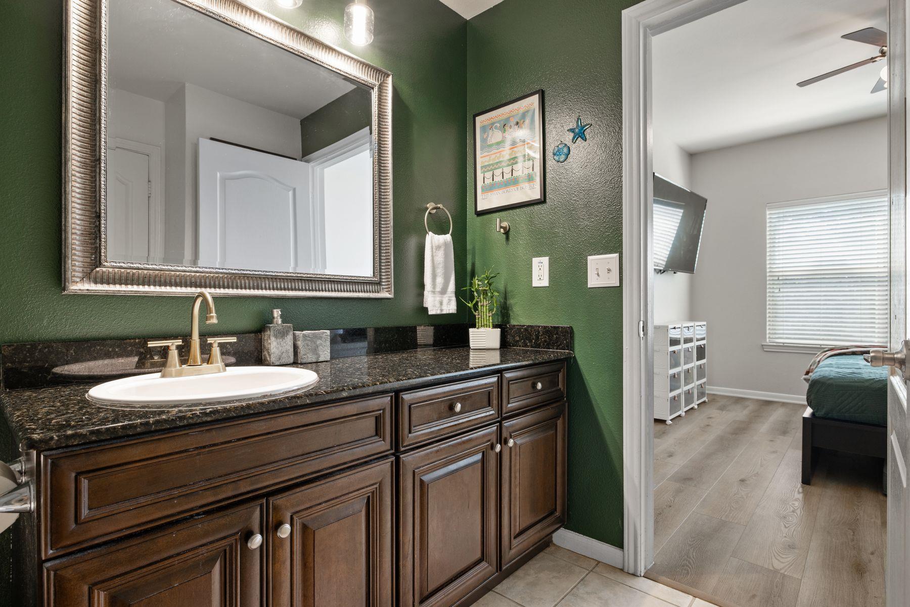 6000 Shepherd Mountain CV # 302