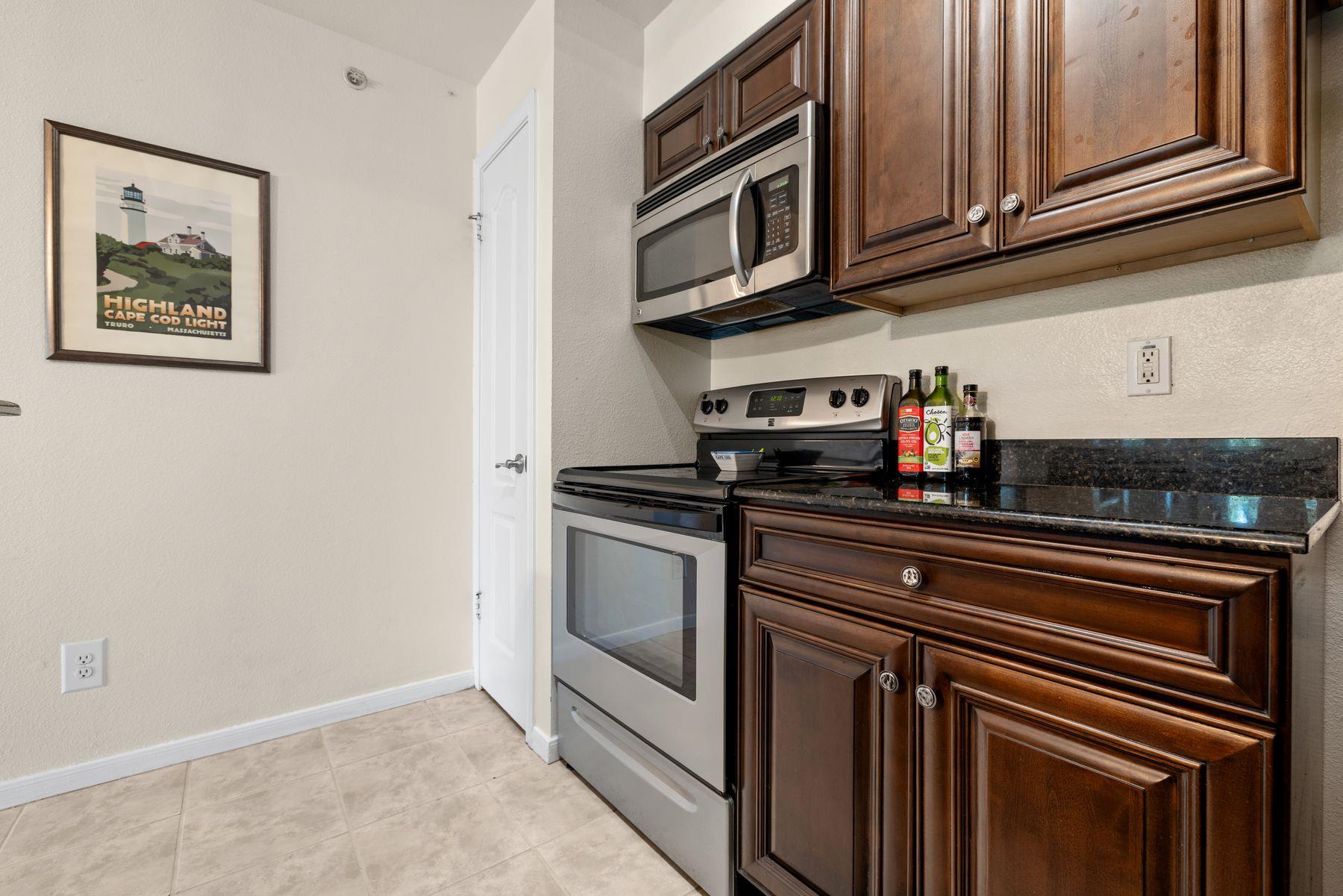 6000 Shepherd Mountain CV # 302
