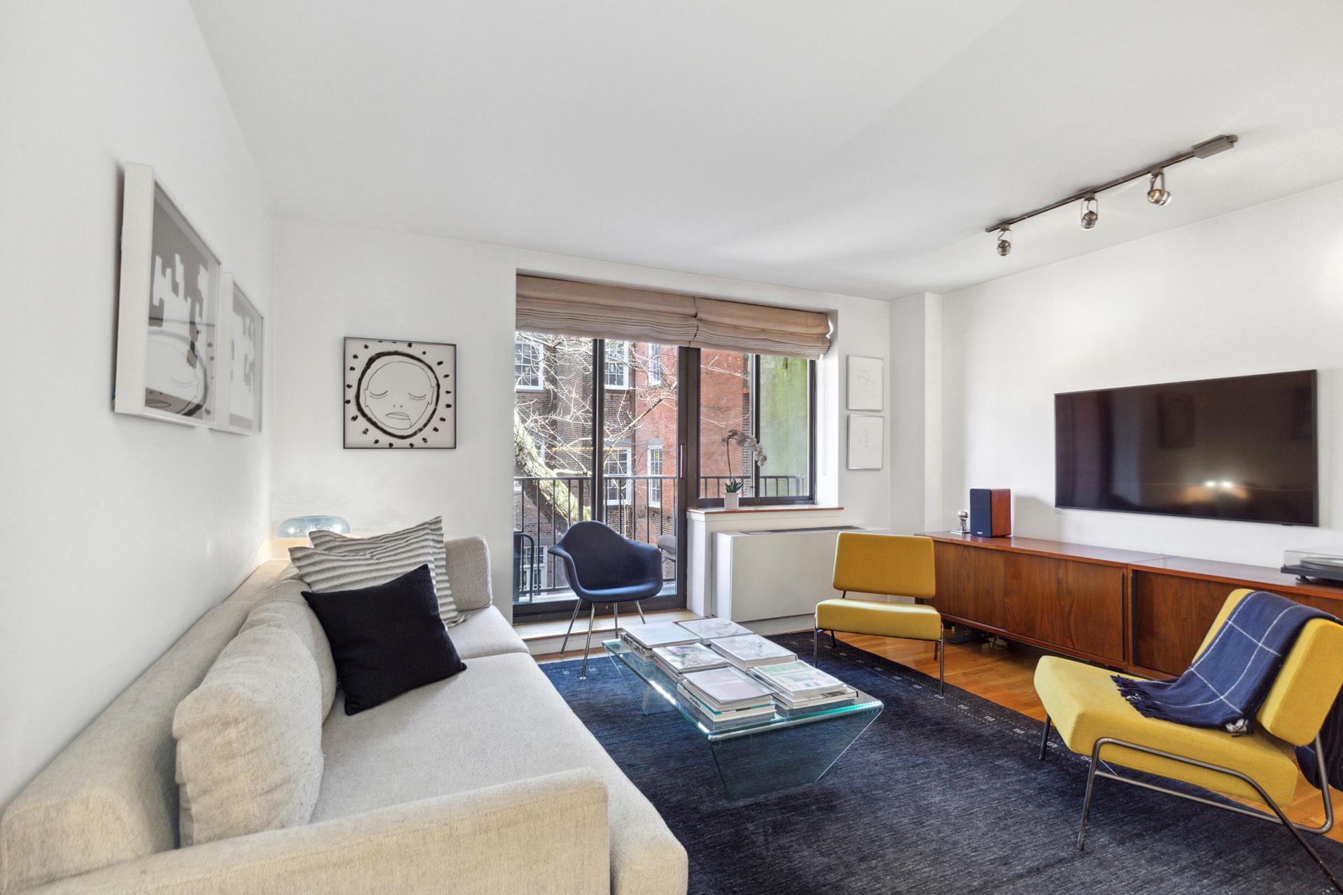 445 W 19TH Street 3G