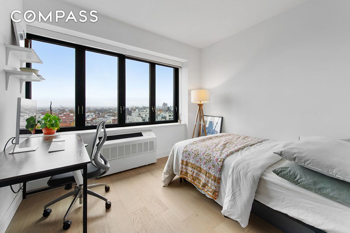 475 Clermont Avenue 1132