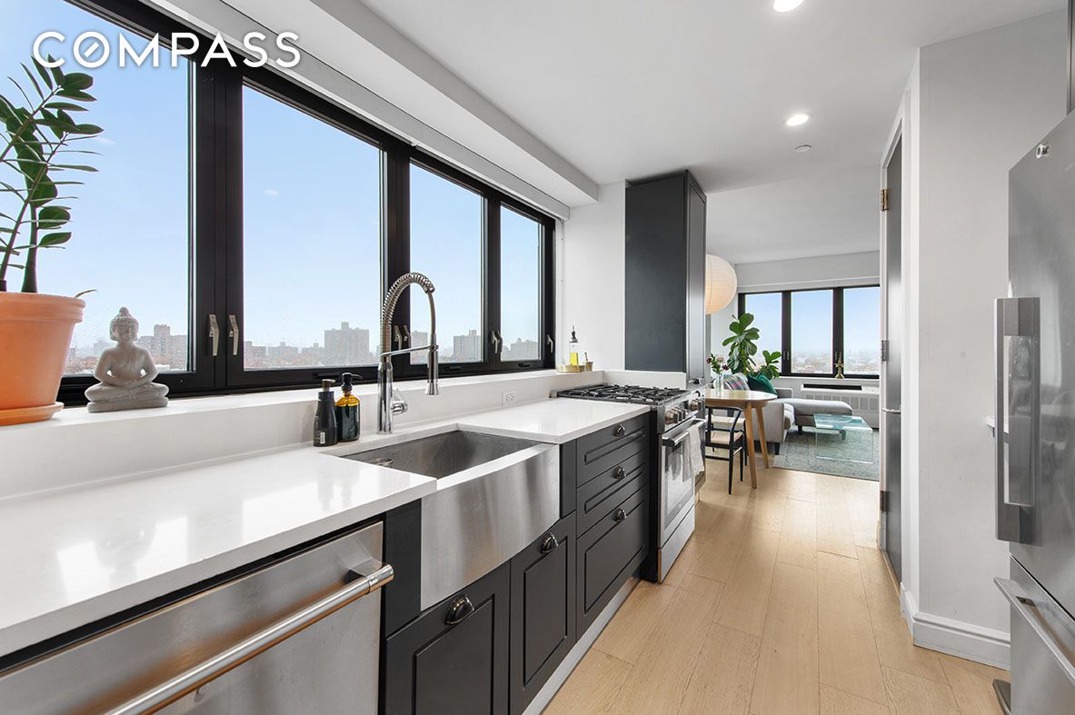 475 Clermont Avenue 1132