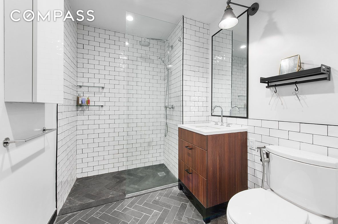 475 Clermont Avenue 1132