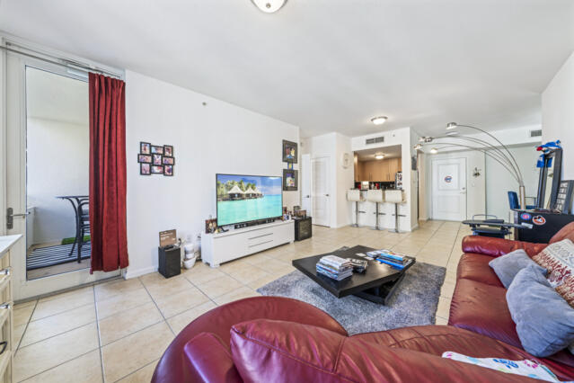 511 SE 5 Avenue 1722