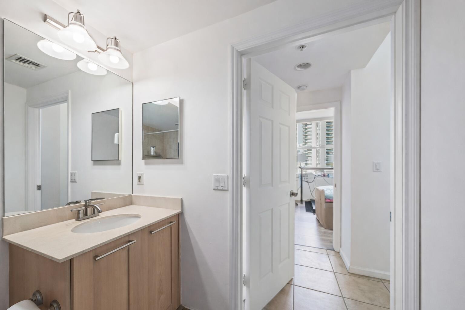 511 SE 5 Avenue 1722