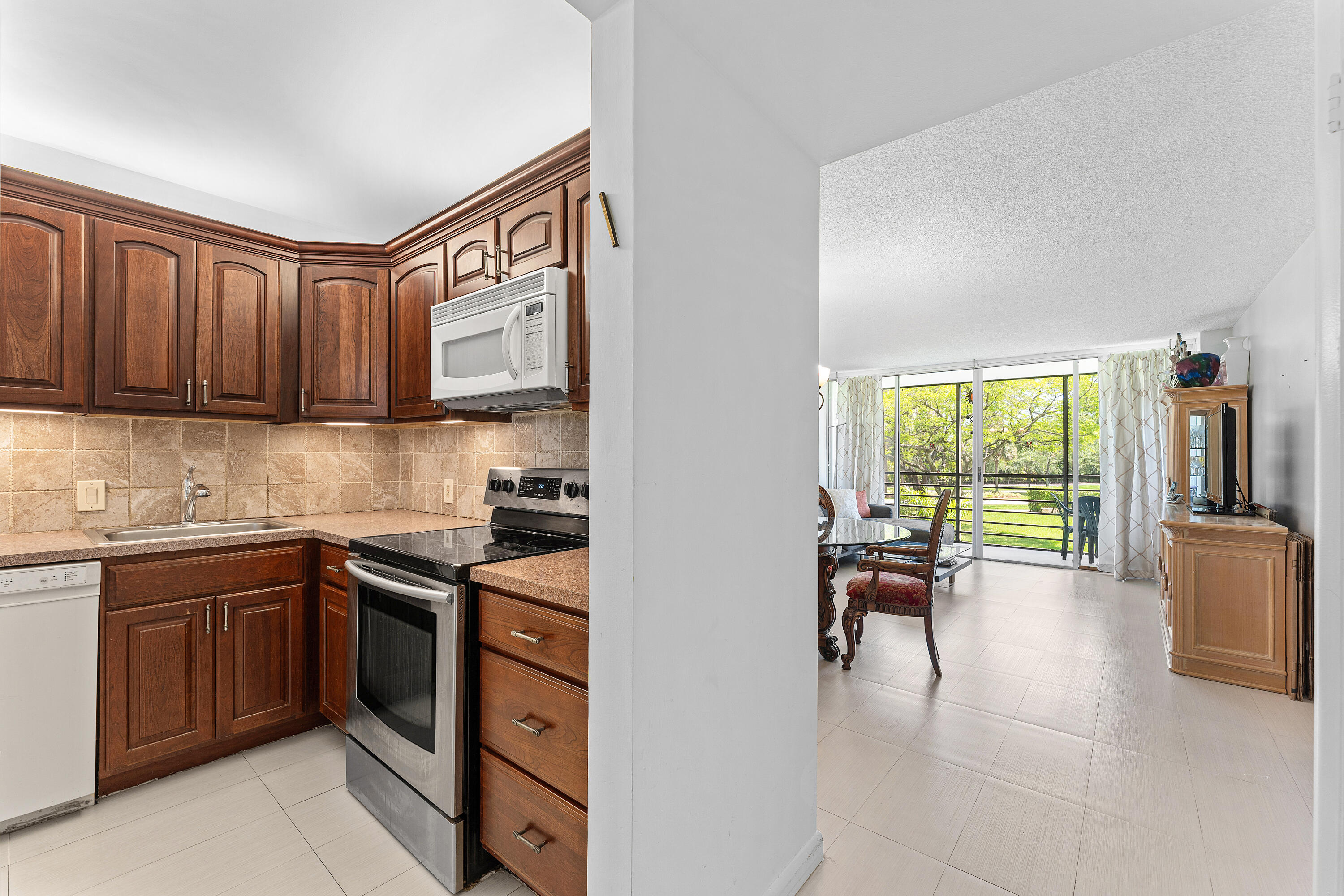 20500 W Country Club Drive 210