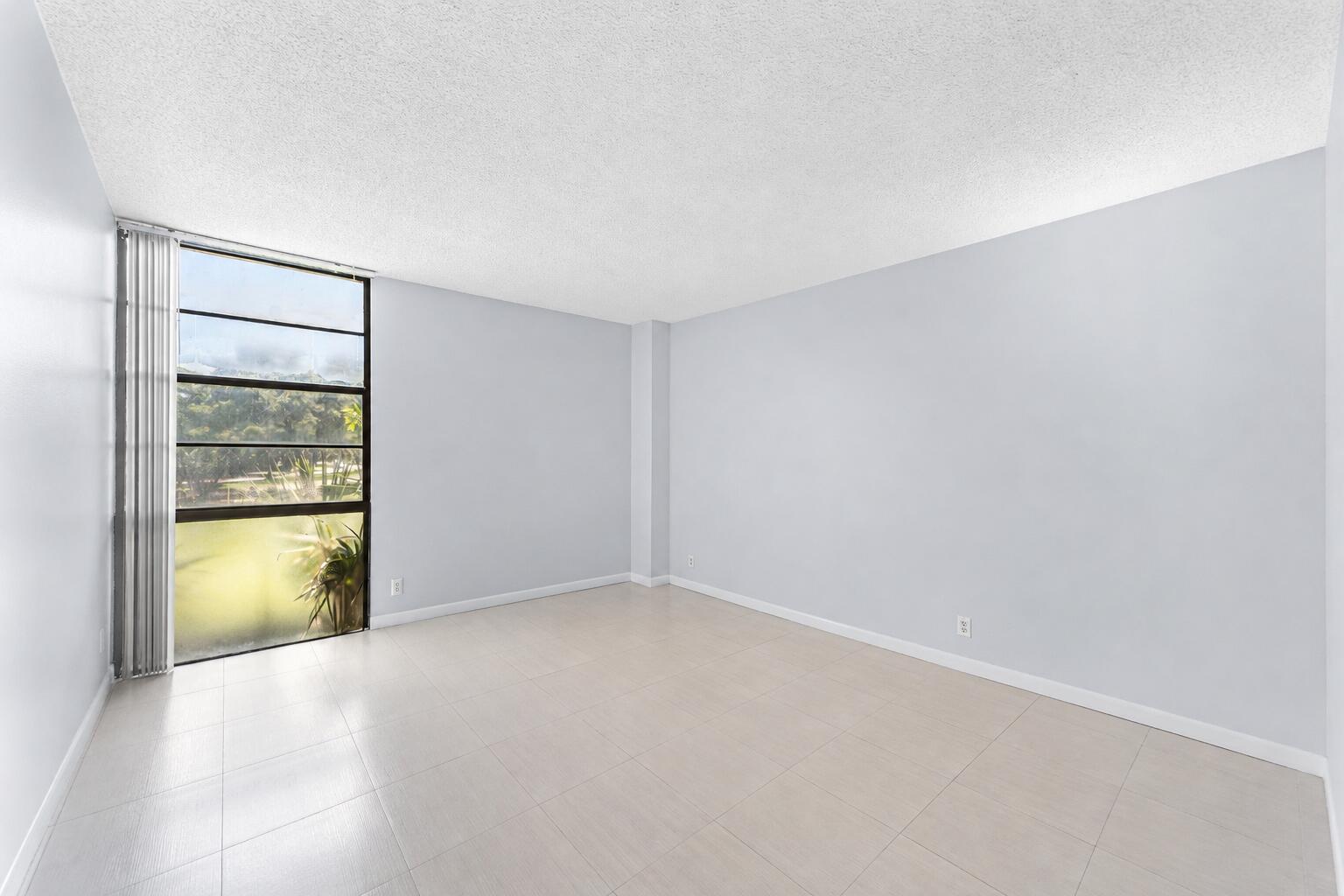 20500 W Country Club Drive 210