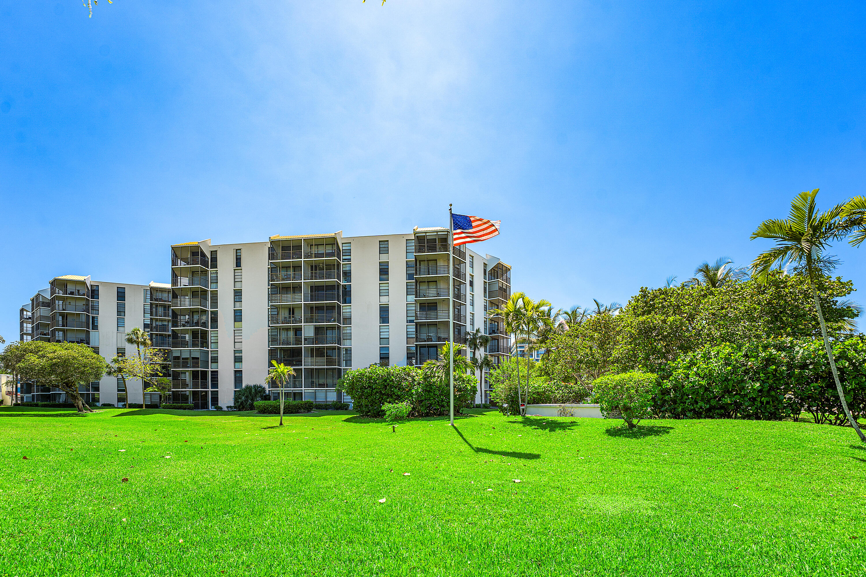 20500 W Country Club Drive 210