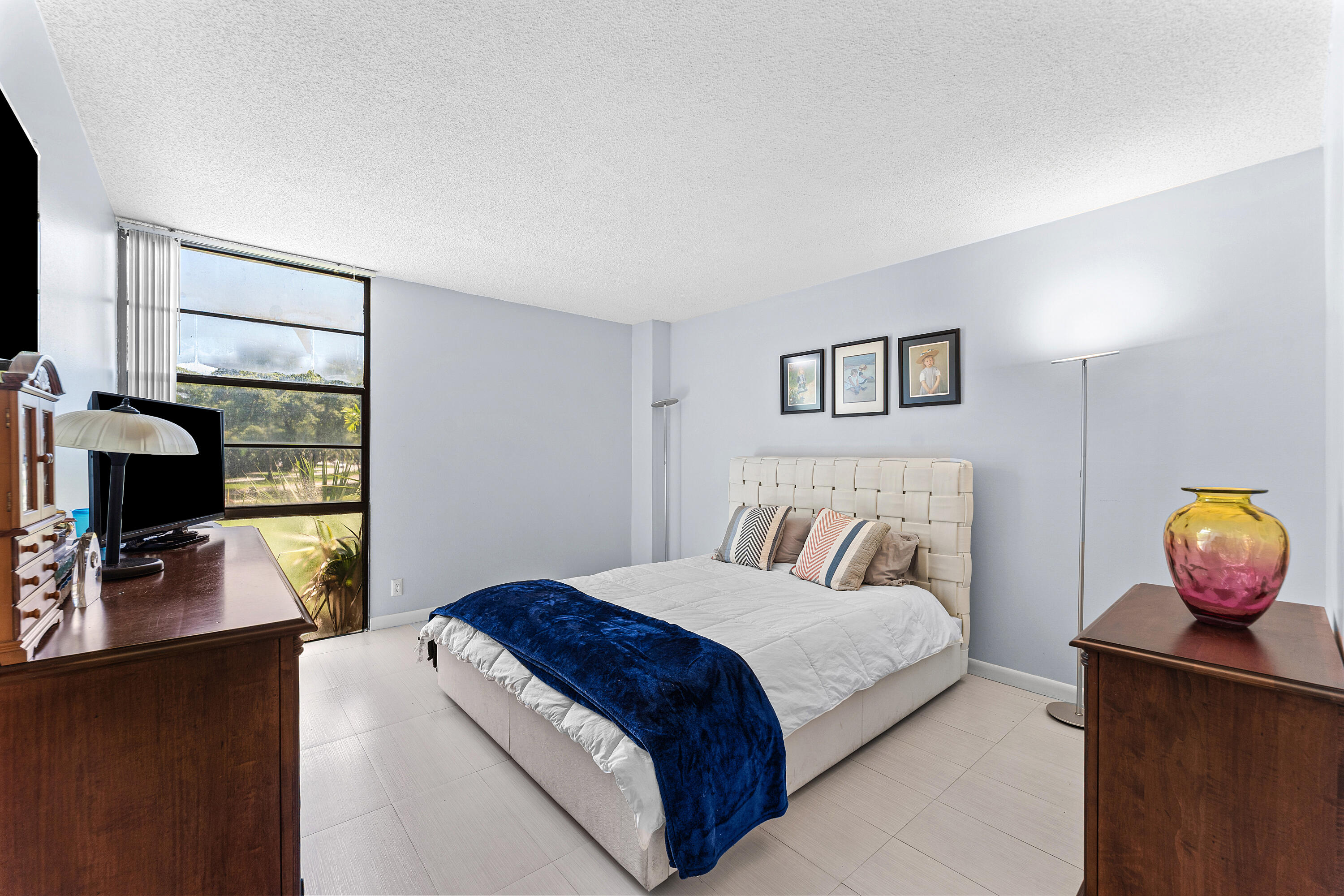 20500 W Country Club Drive 210