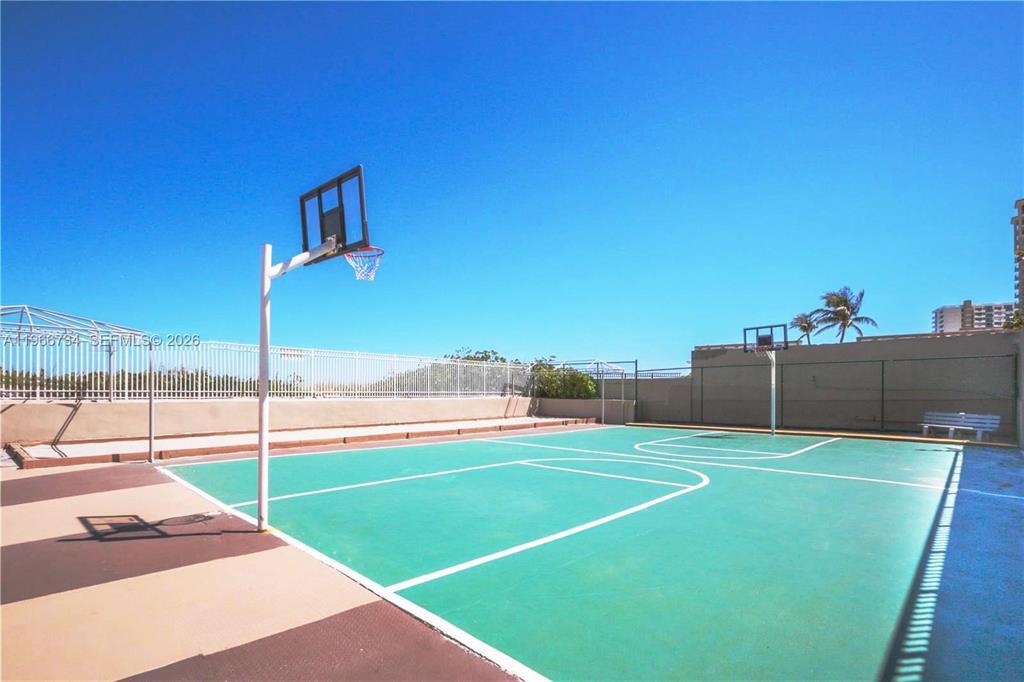 1980 S Ocean Drive 18q