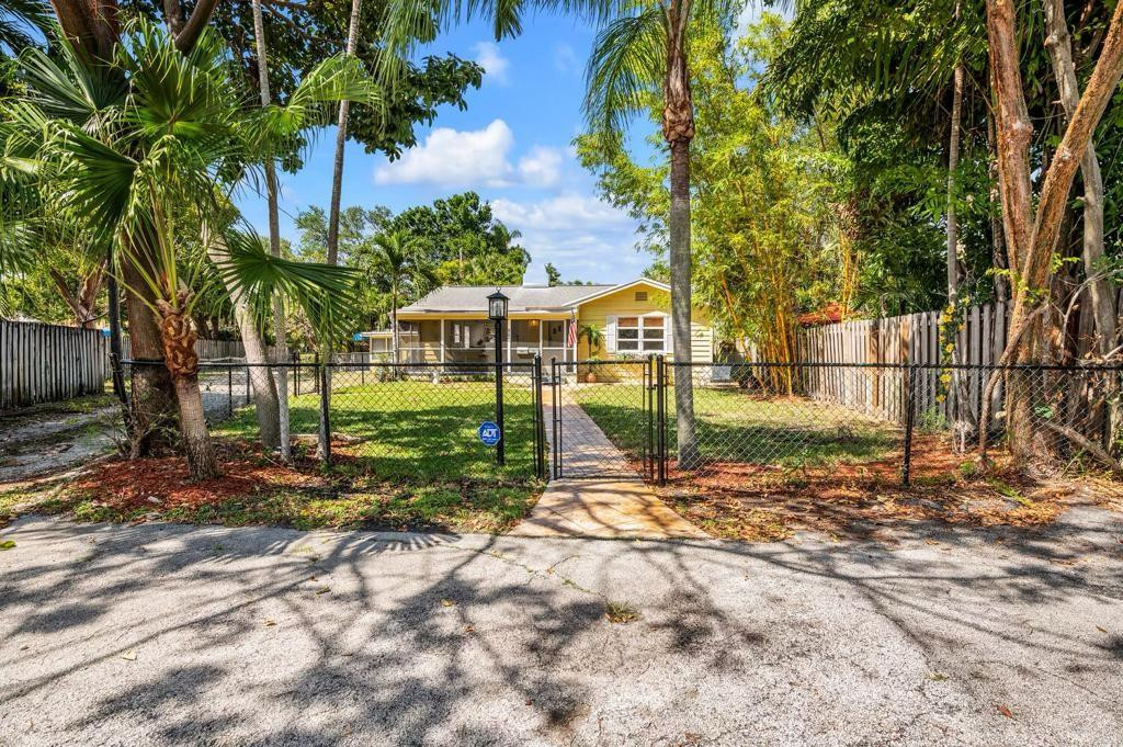813 SE 14th Court