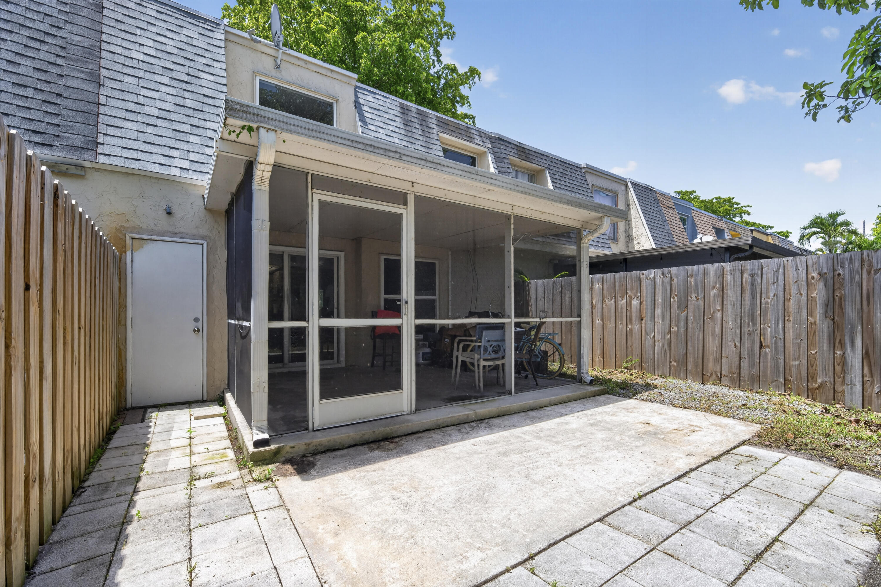 292 SUNSHINE Drive 292