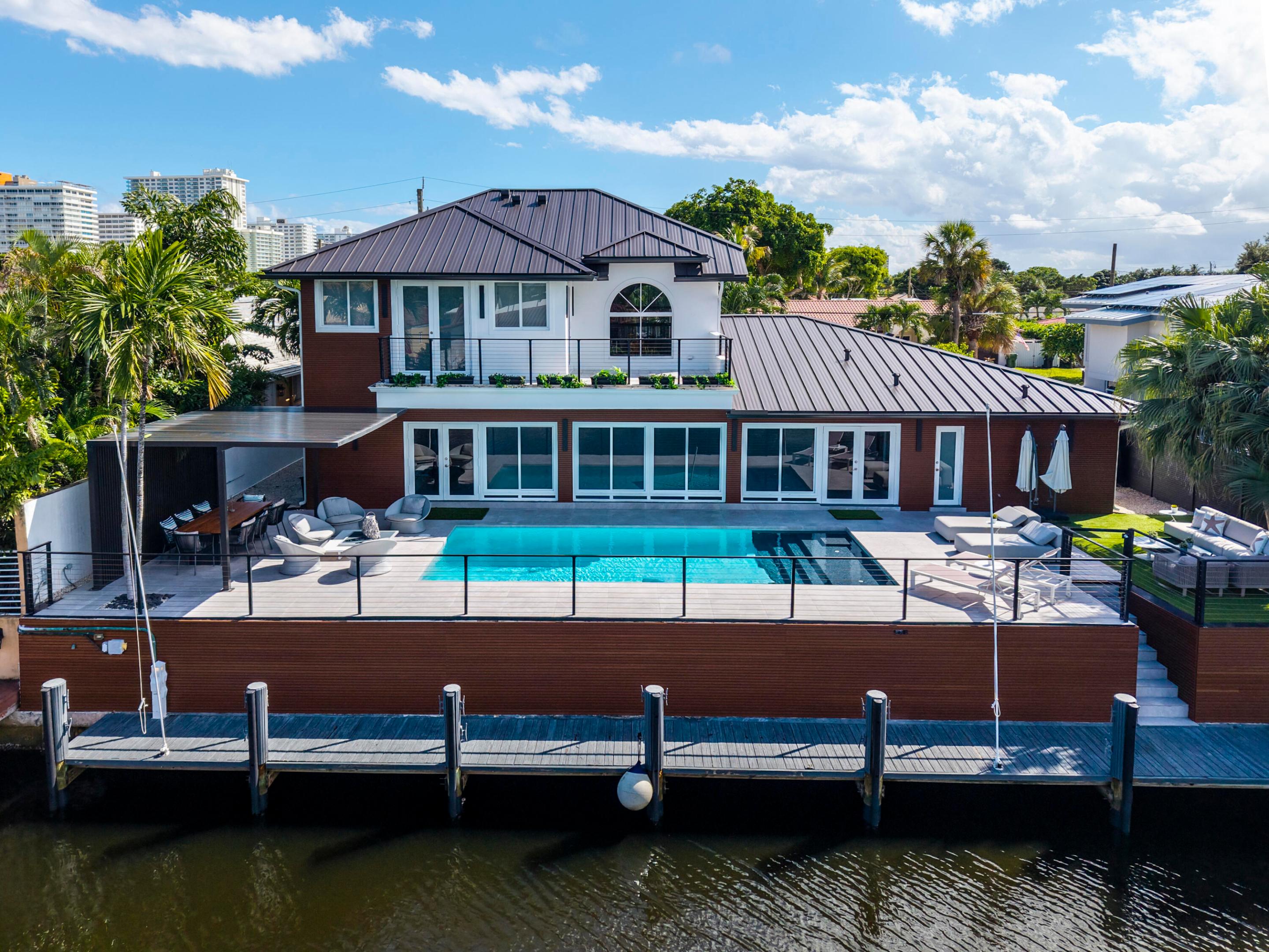 11 Castle Harbor Isle Drive