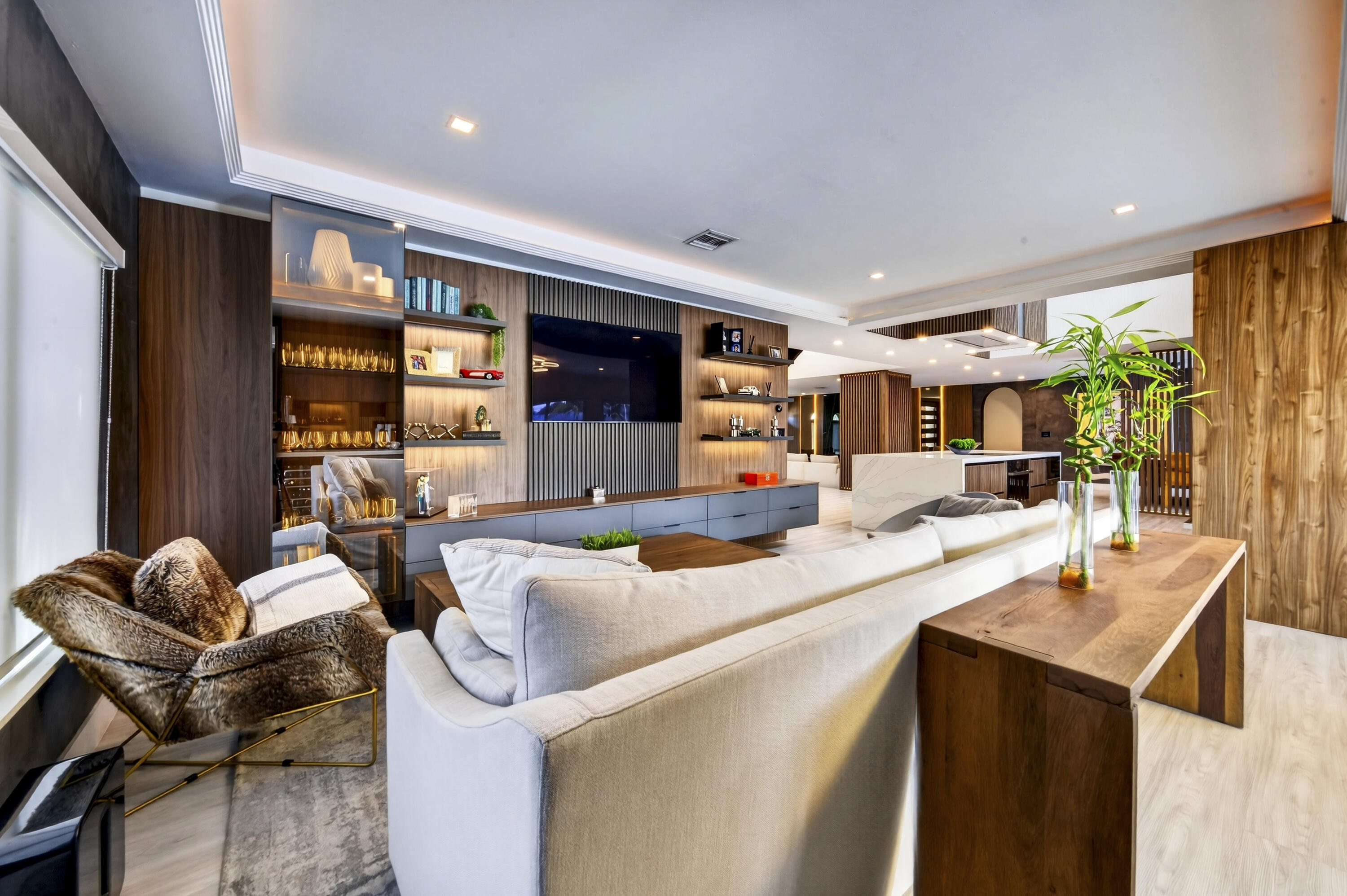 11 Castle Harbor Isle Drive