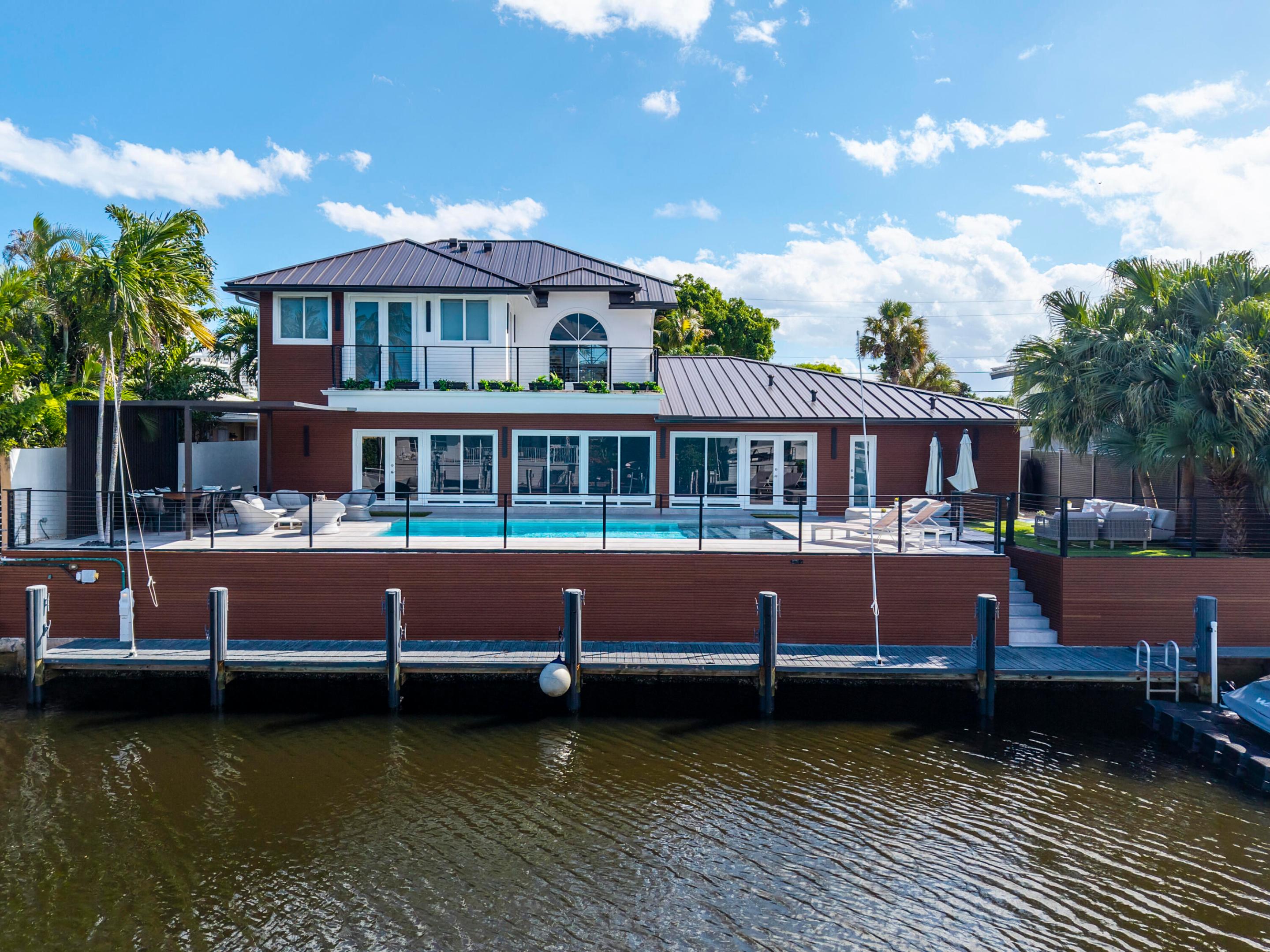 11 Castle Harbor Isle Drive