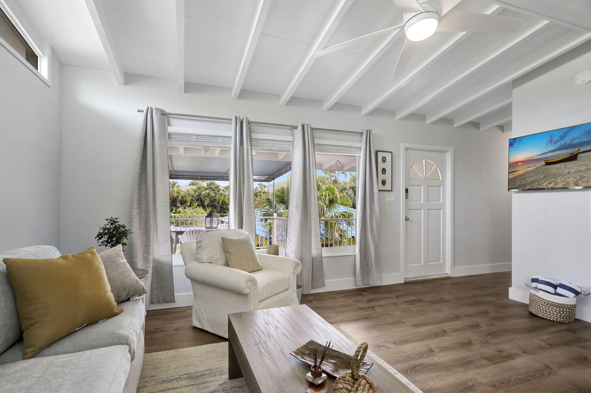305 HIBISCUS Avenue