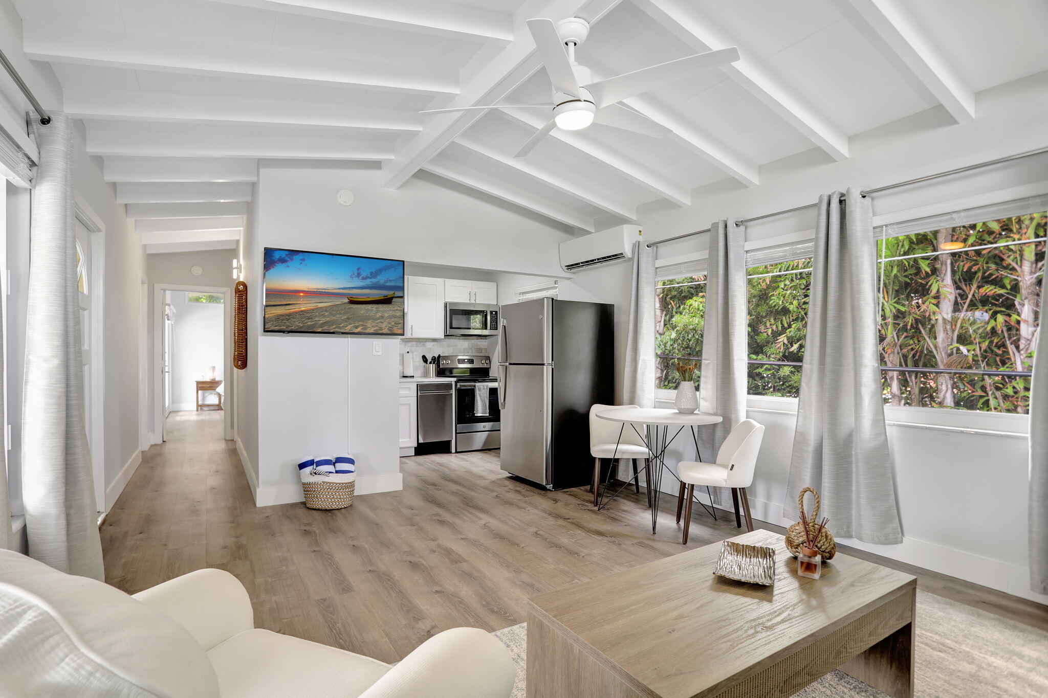 305 HIBISCUS Avenue