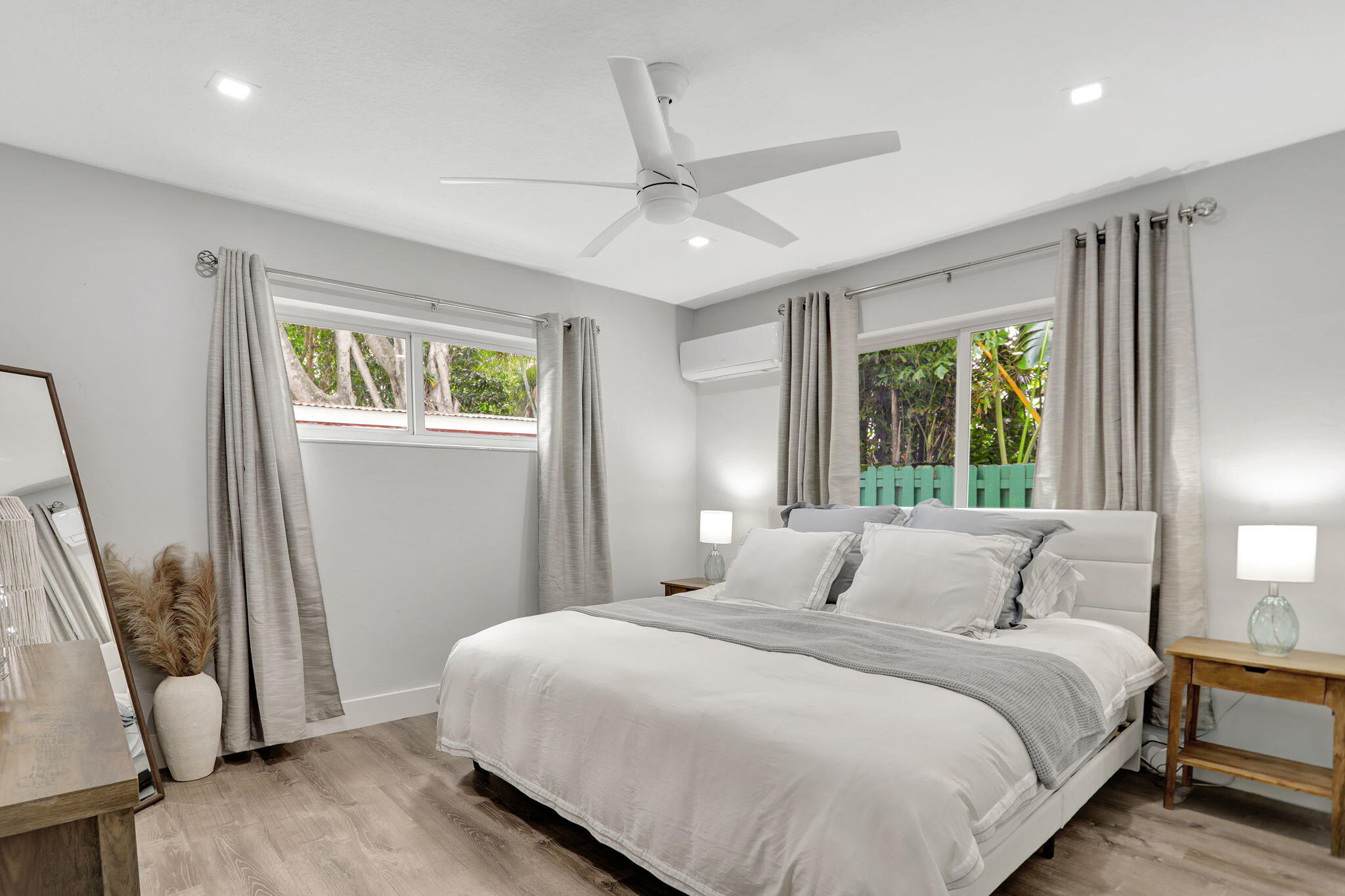 305 HIBISCUS Avenue