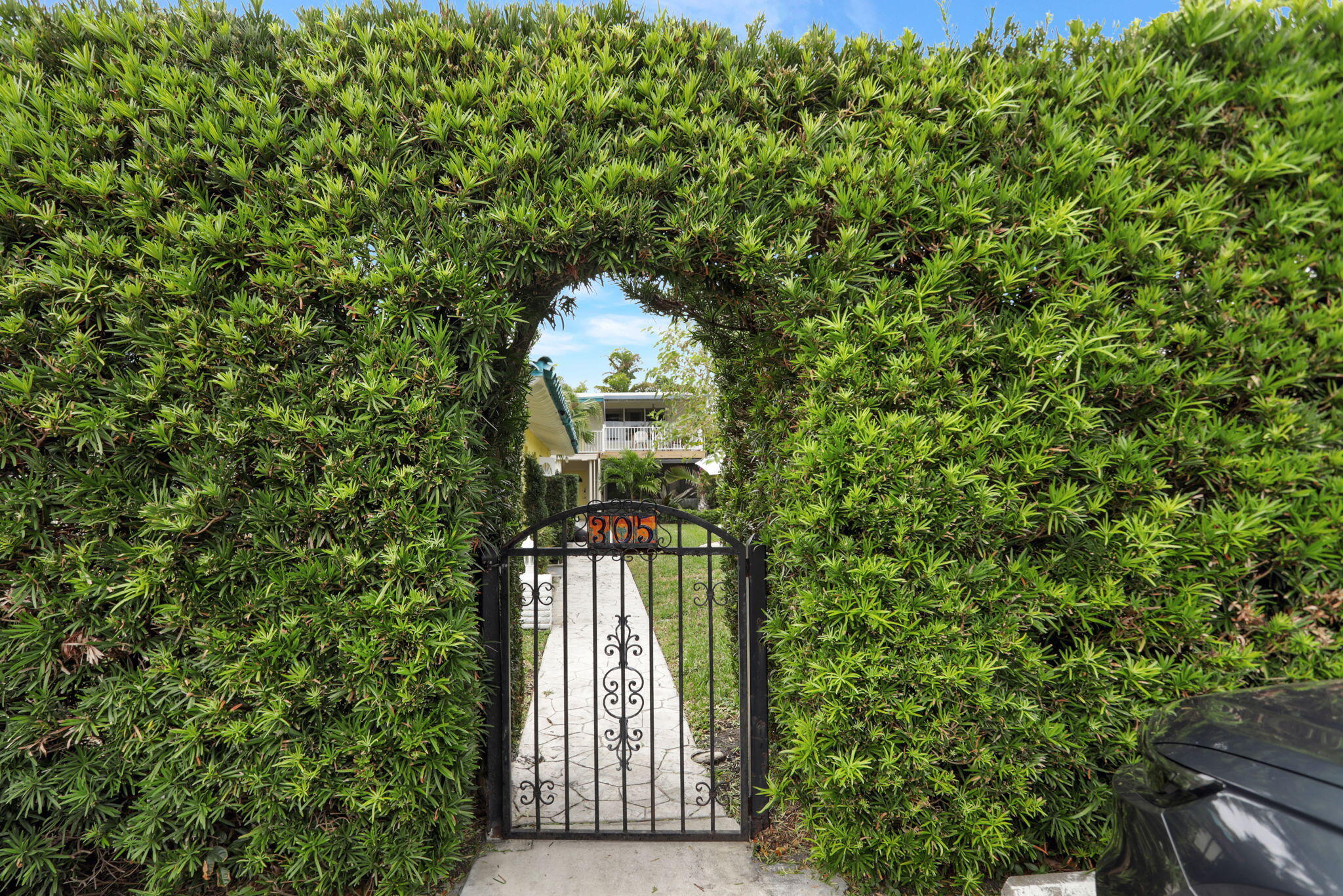 305 HIBISCUS Avenue