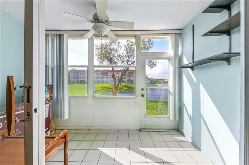 2831 E Sunrise Lakes Dr 106