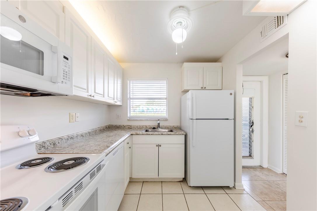 2711 N Pine Island Rd 107