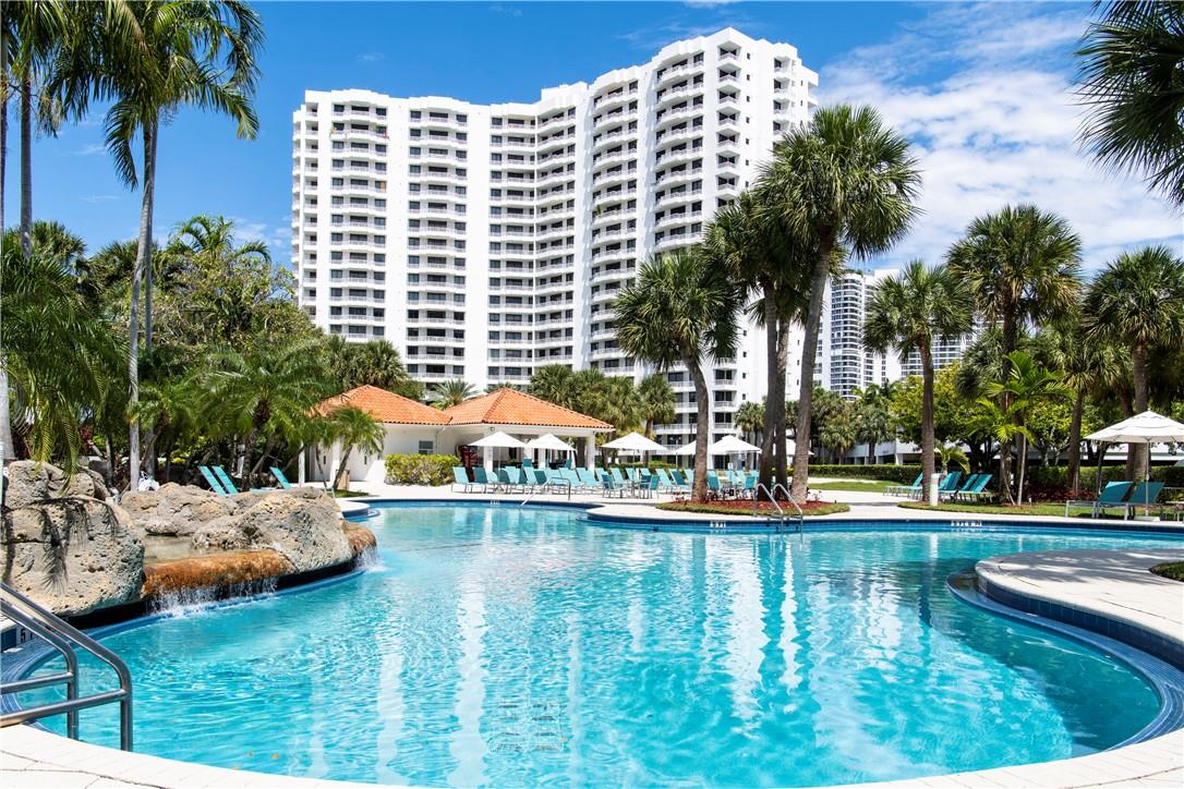 3300 NE 191st St PH6