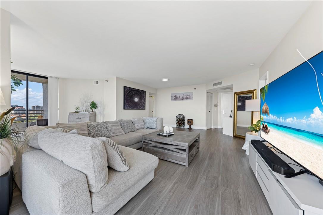 3300 NE 191st St PH6