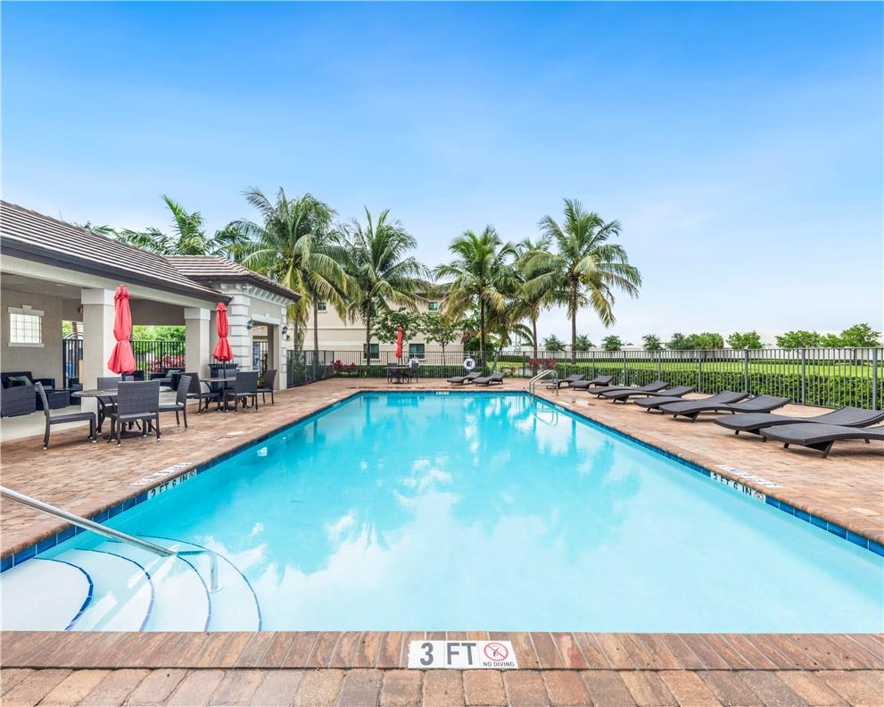 4230 N Dixie Hwy 113