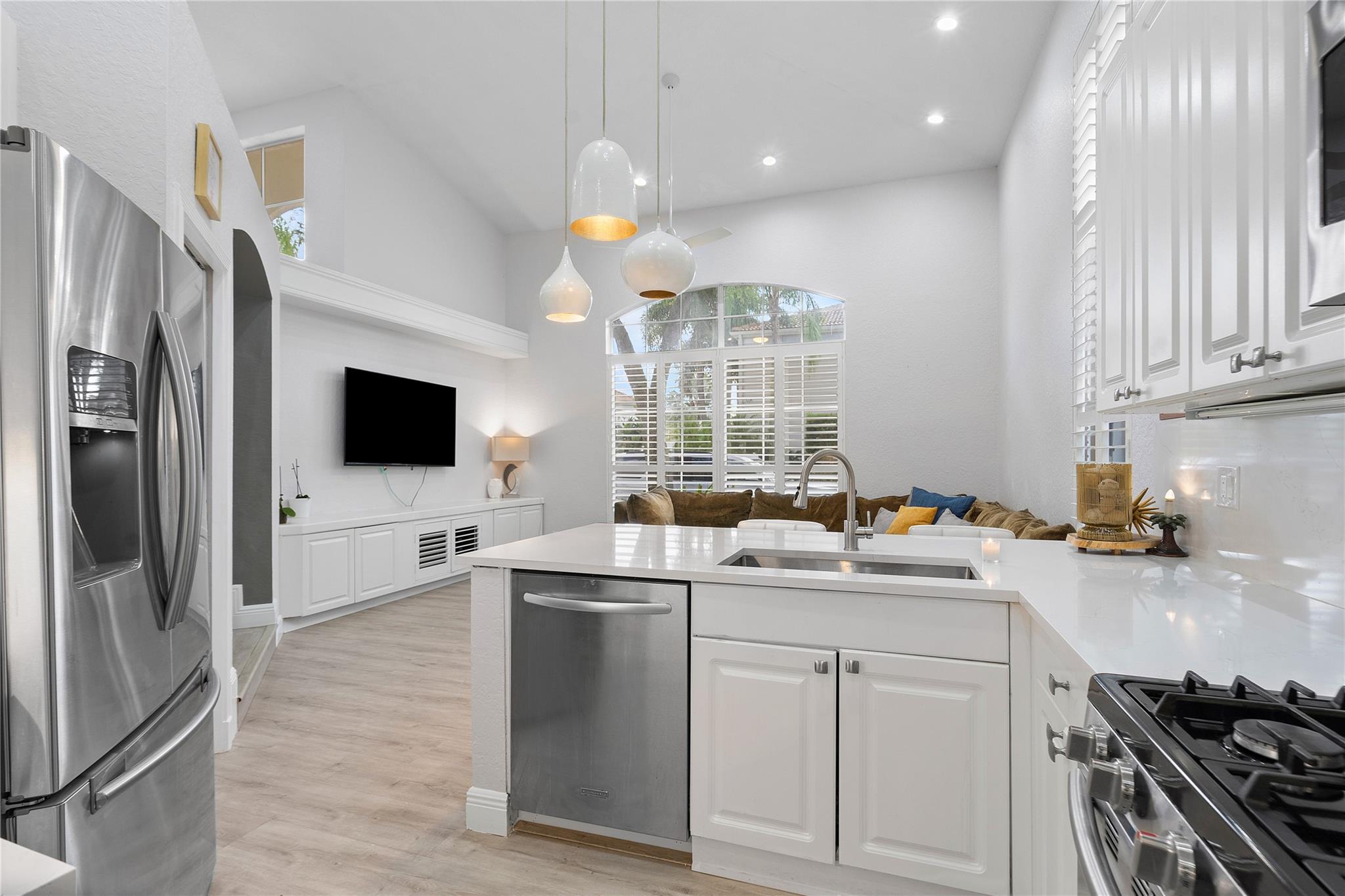 6631 NW 43rd Terrace