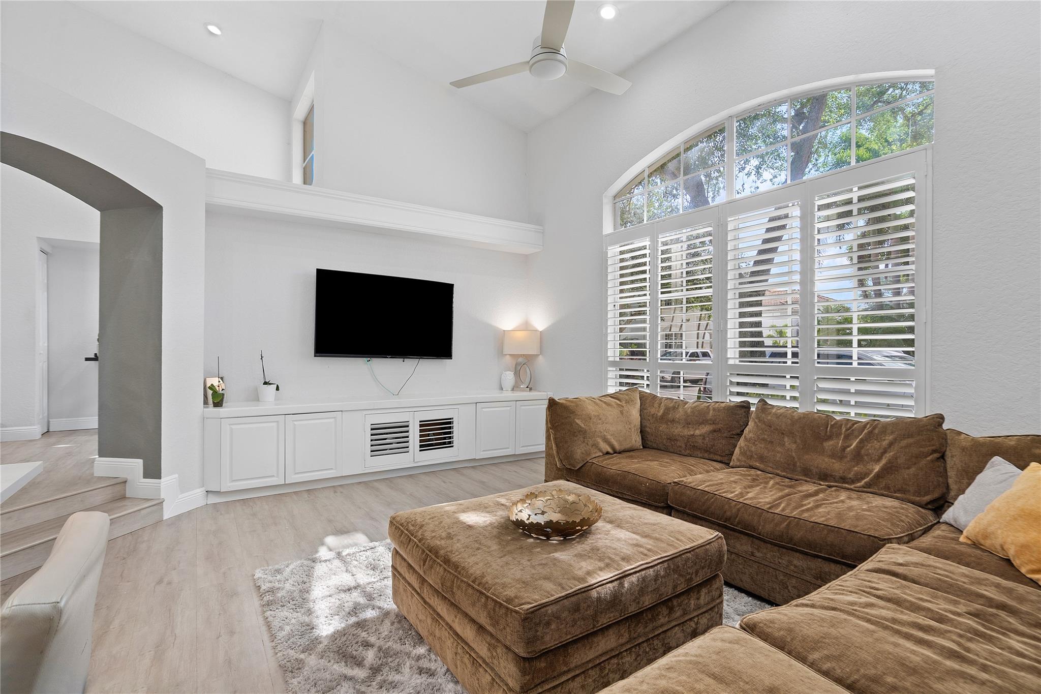 6631 NW 43rd Terrace