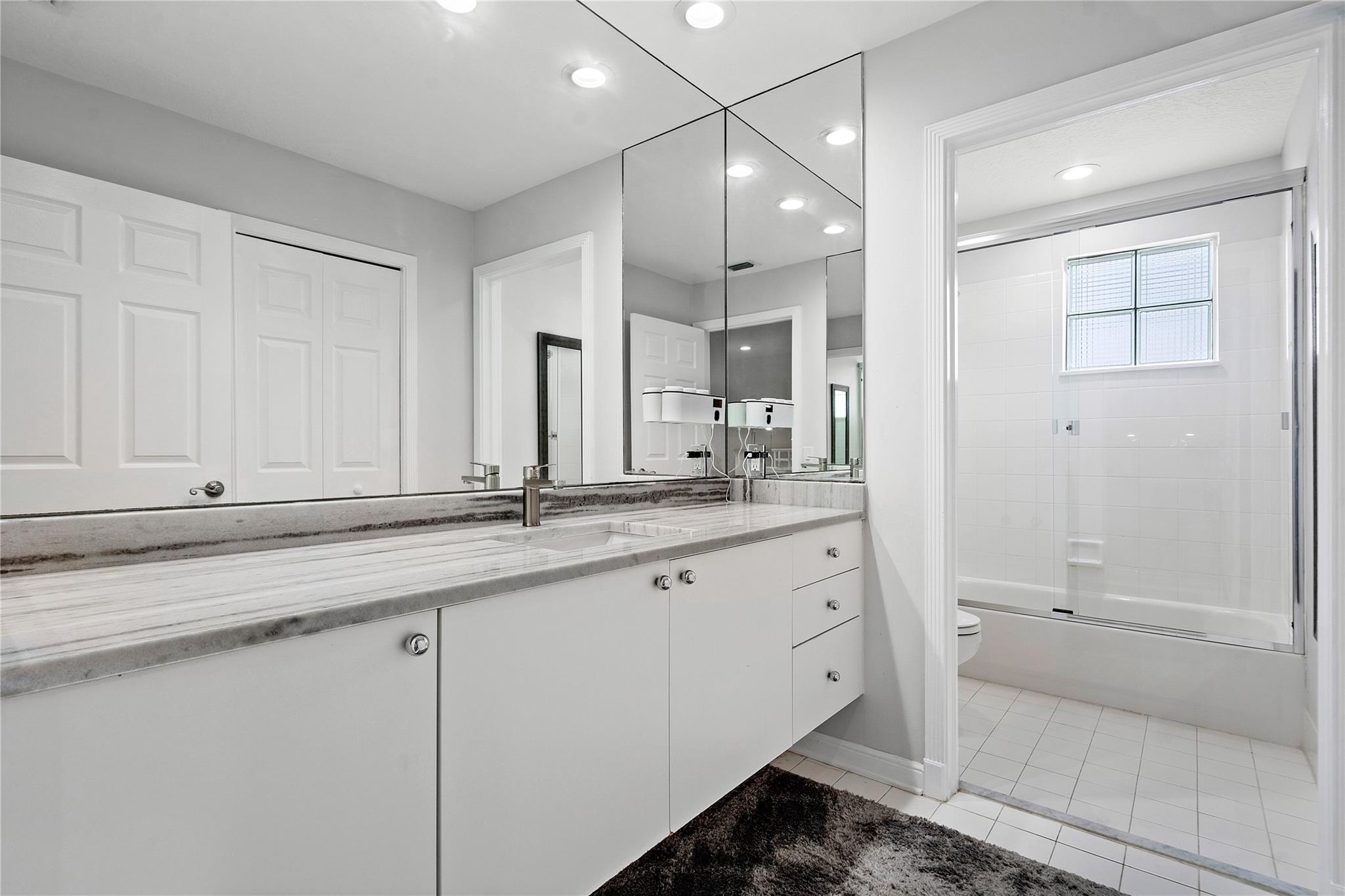 6631 NW 43rd Terrace