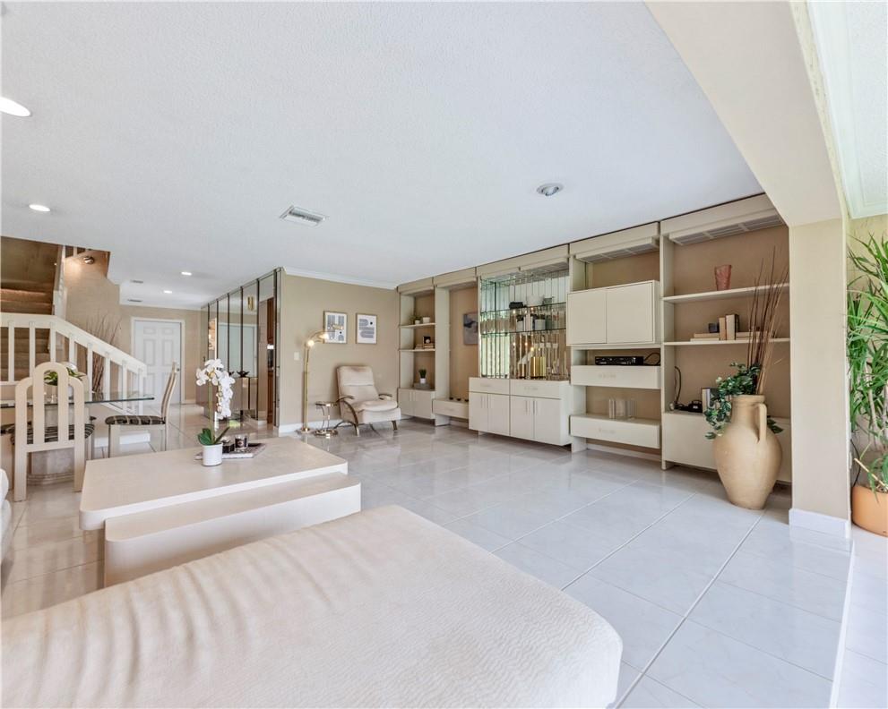 21863 Arriba Real 8-F