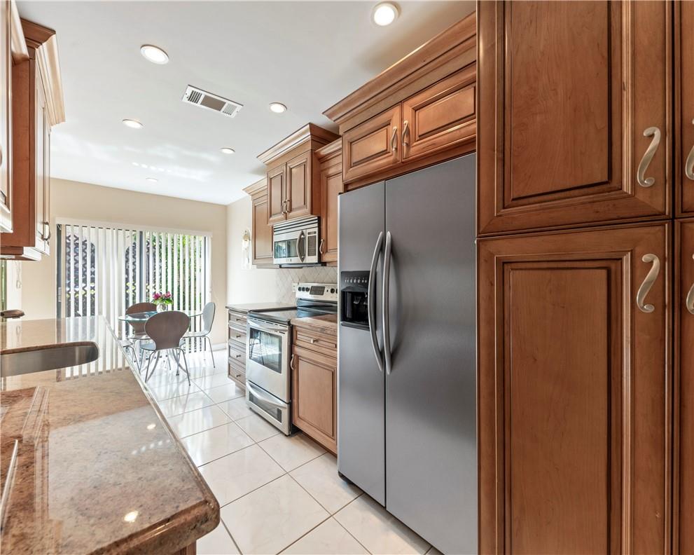 21863 Arriba Real 8-F