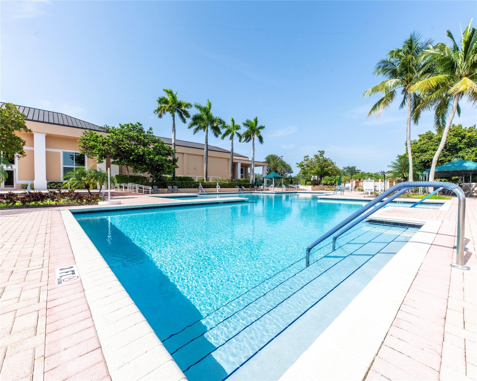 9369 S Belfort Cir 114