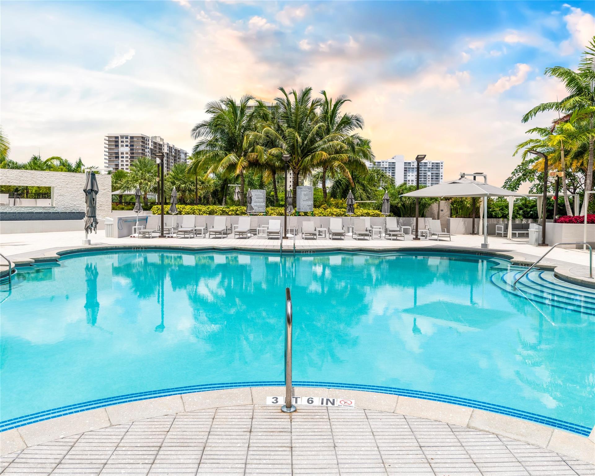 7000 Island Blvd PH-06