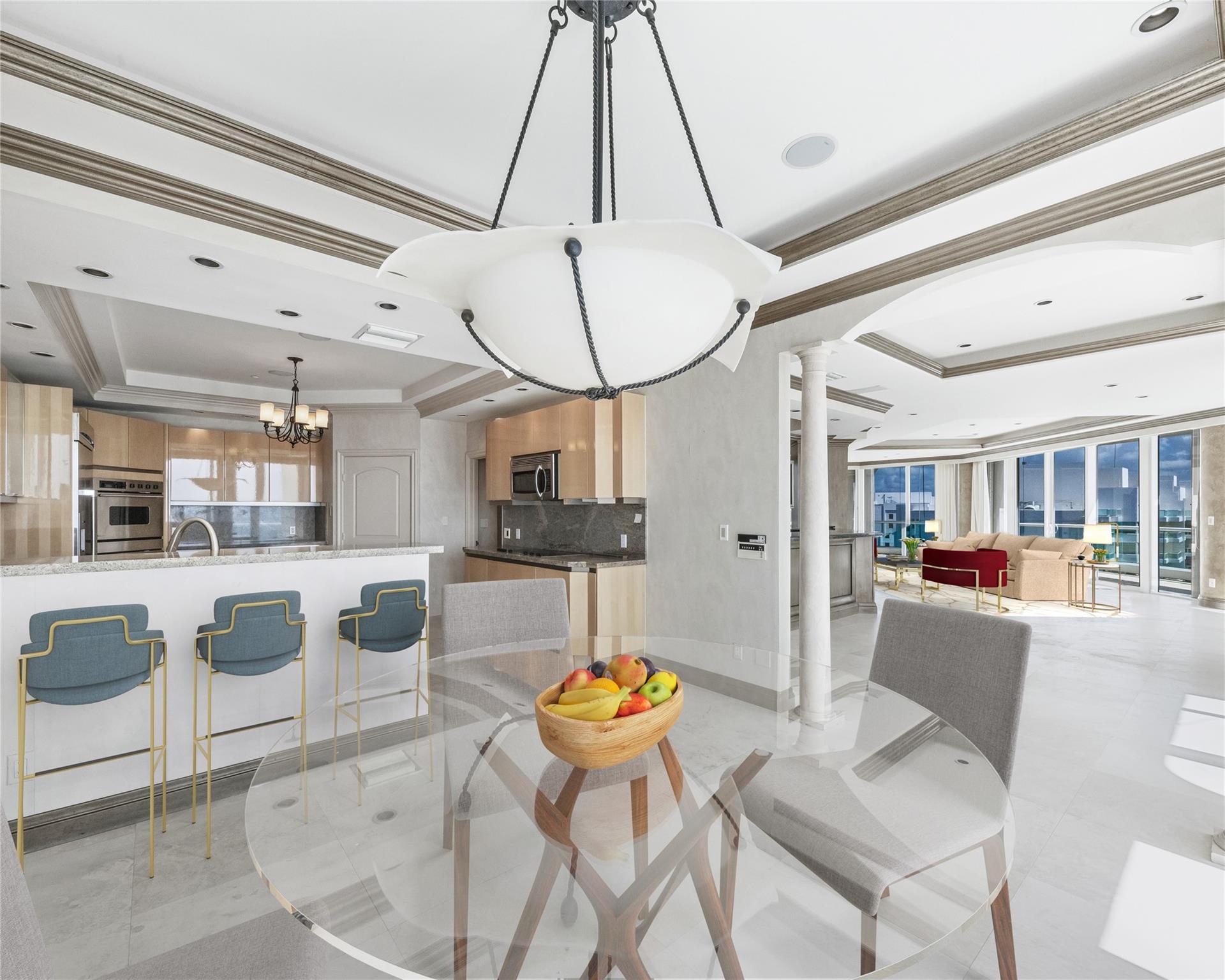 7000 Island Blvd PH-06