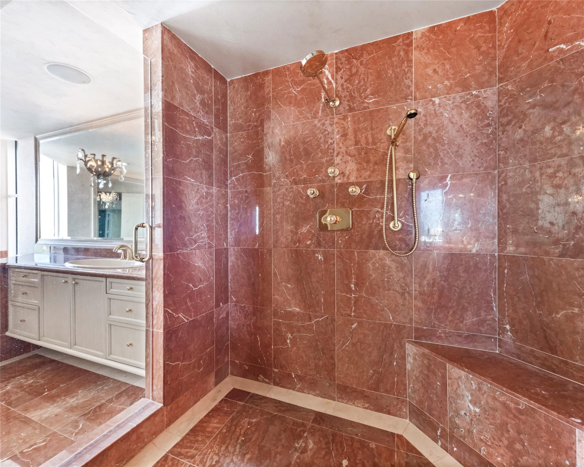 7000 Island Blvd PH-06