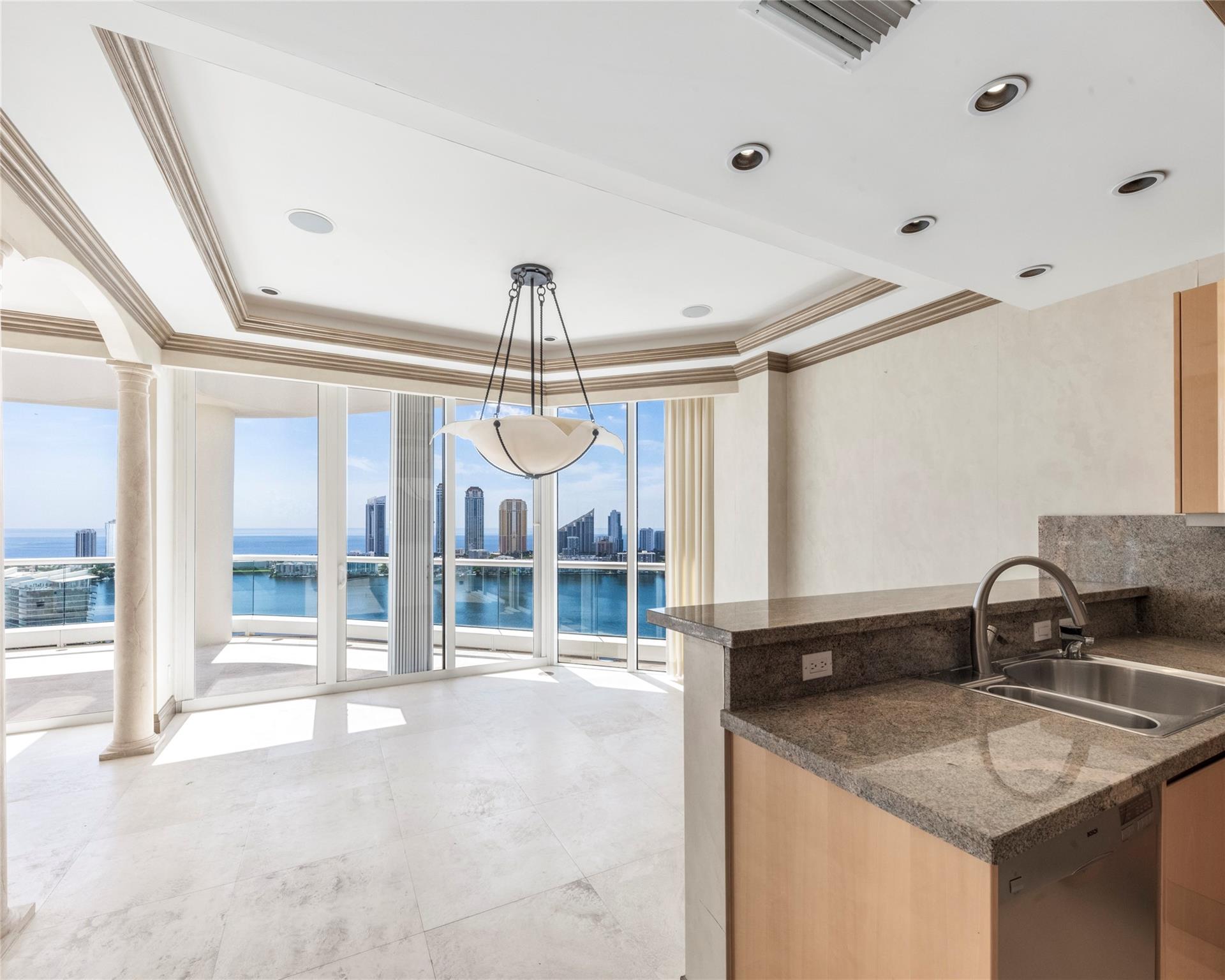 7000 Island Blvd PH-06