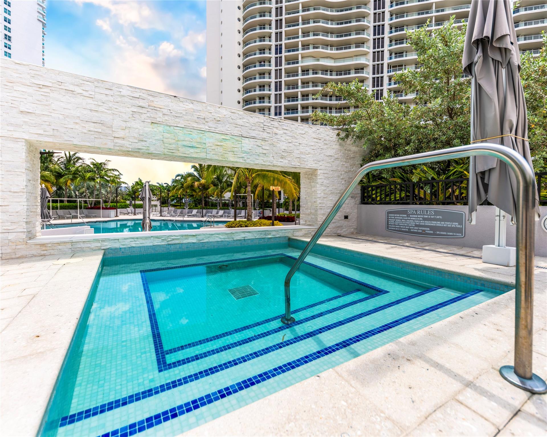 7000 Island Blvd PH-06