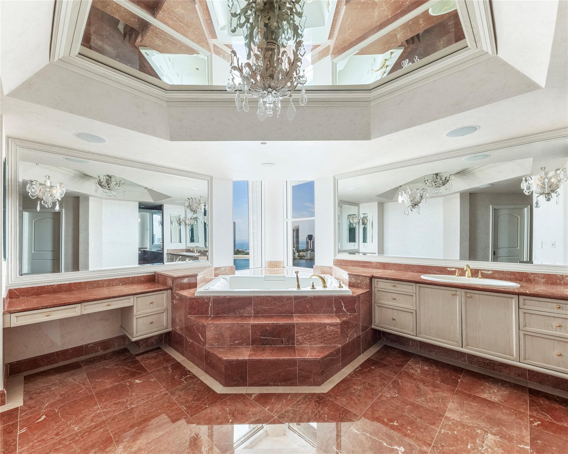 7000 Island Blvd PH-06