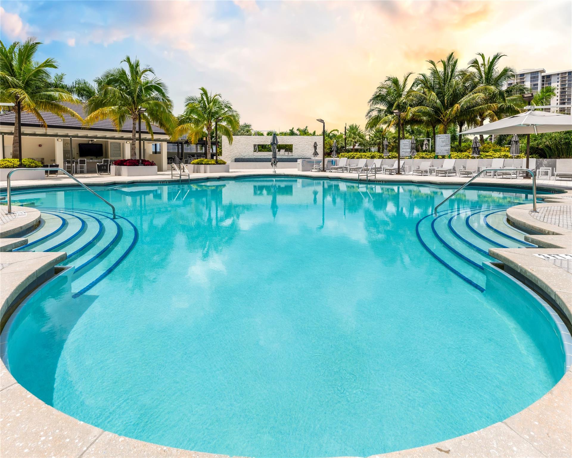 7000 Island Blvd PH-06