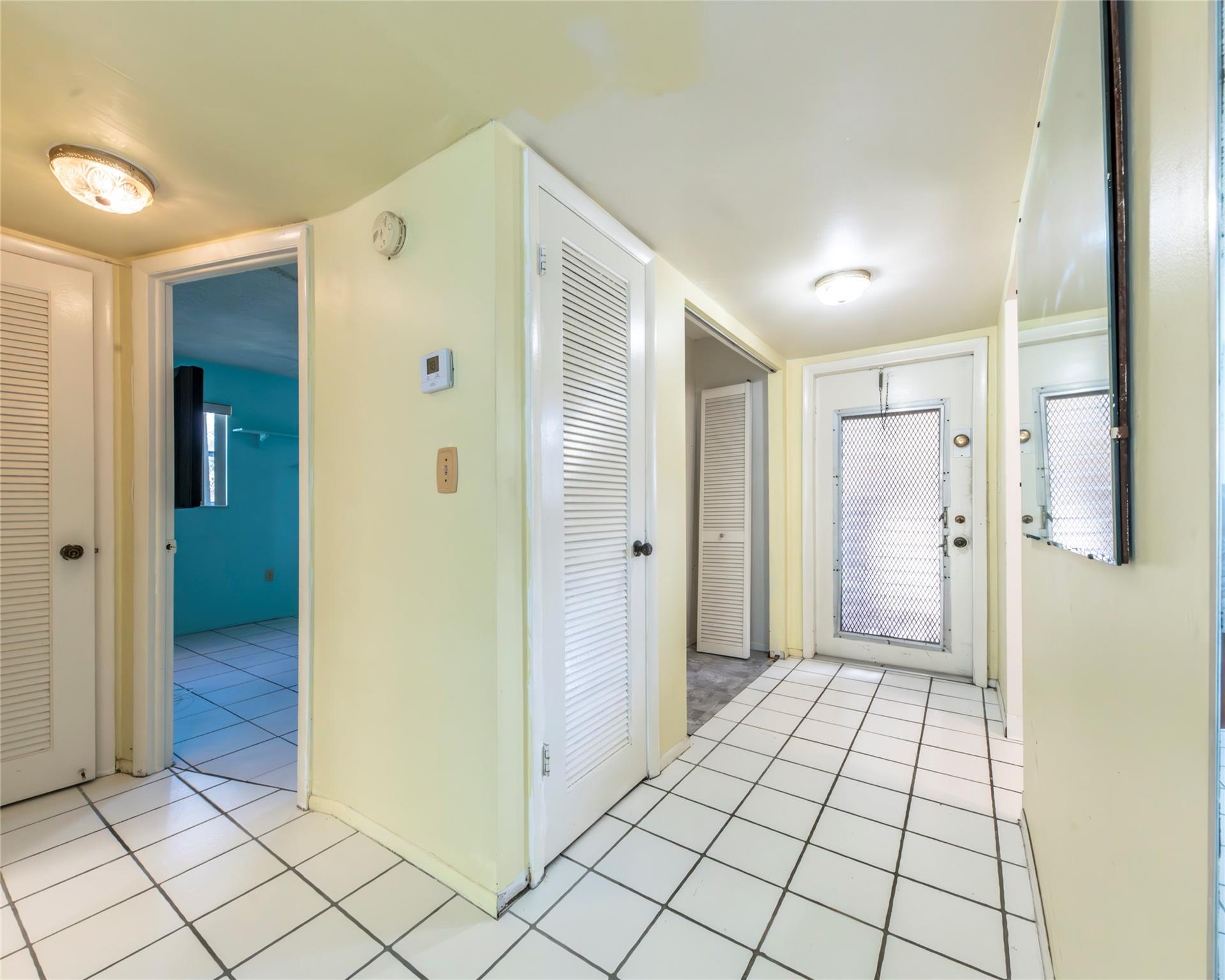 2871 E Sunrise lakes dr 212