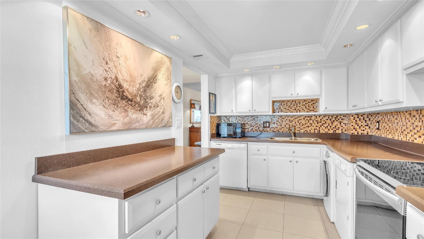 1012 N Ocean Boulevard 910