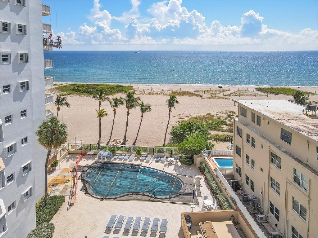 1012 N Ocean Boulevard 910