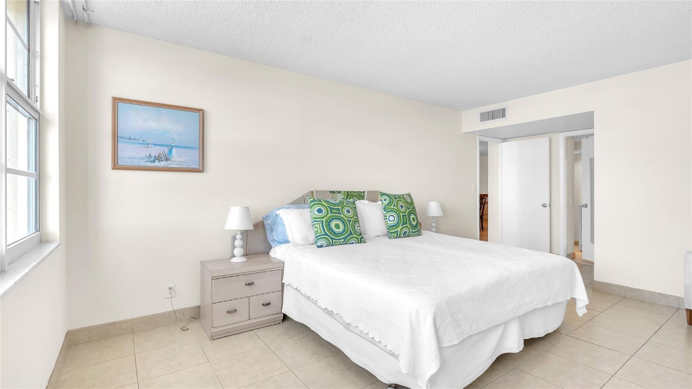 1012 N Ocean Boulevard 910