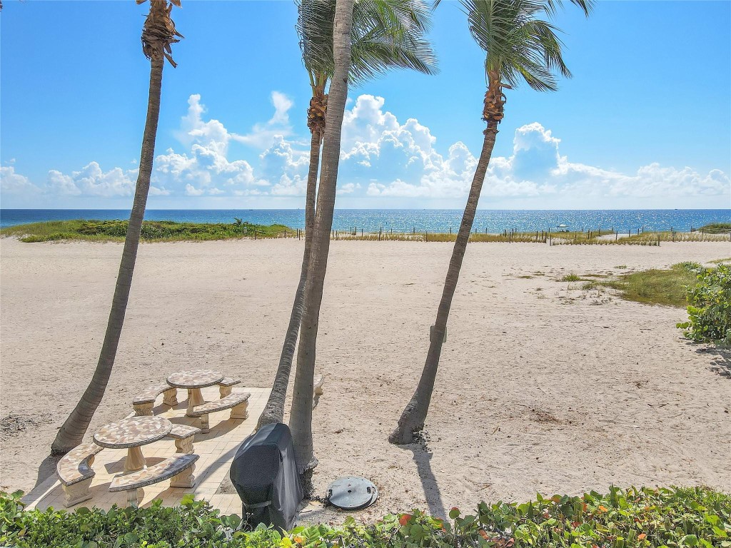 1012 N Ocean Boulevard 910