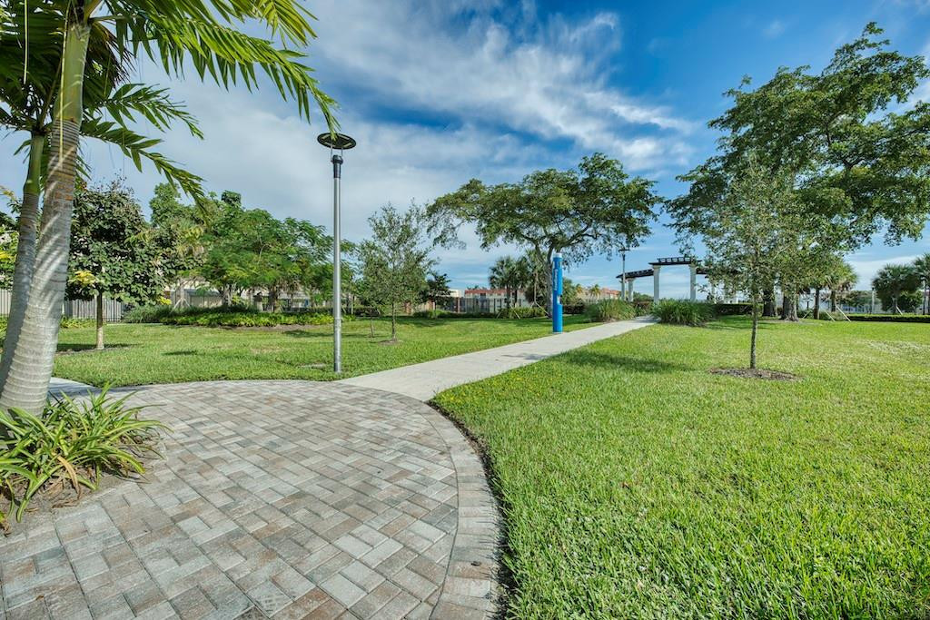 3001 E Sunrise Lakes Dr 112