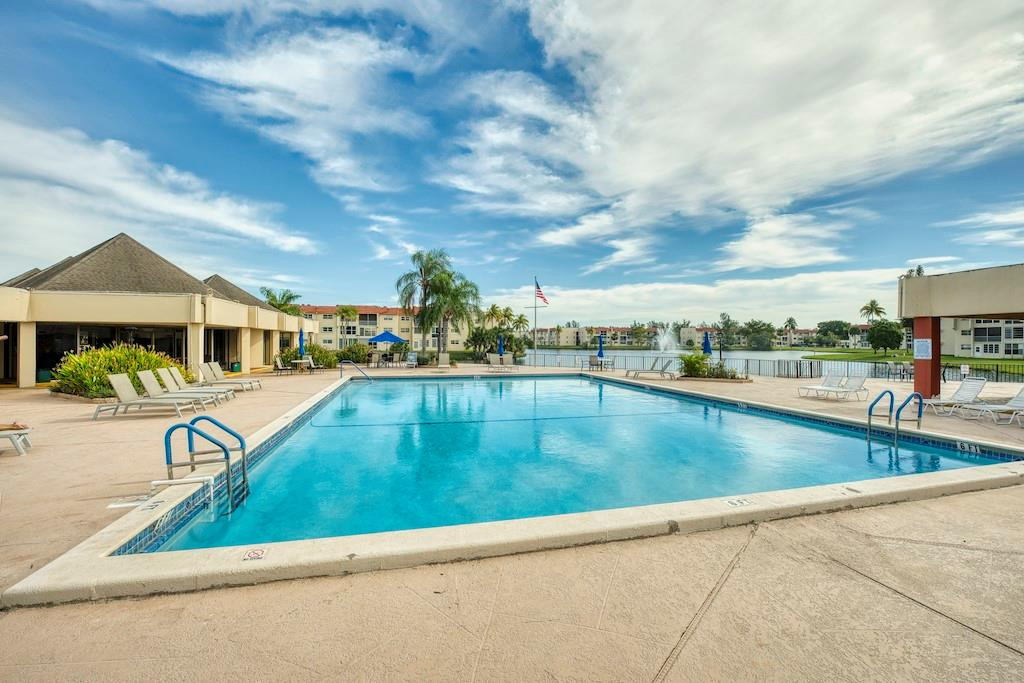 3001 E Sunrise Lakes Dr 112