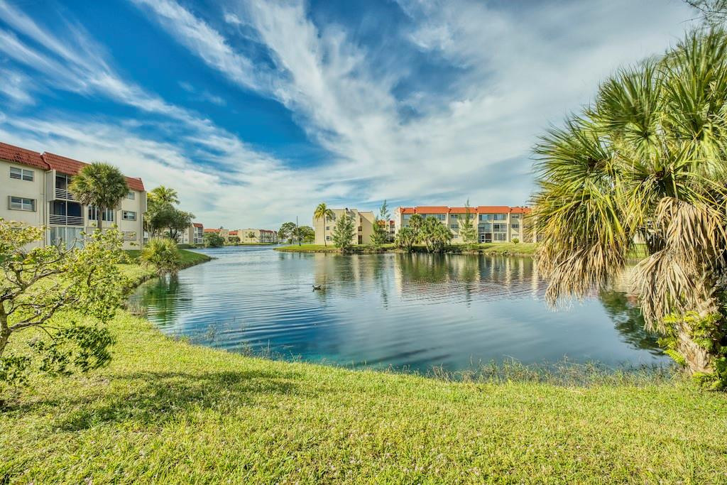 3001 E Sunrise Lakes Dr 112