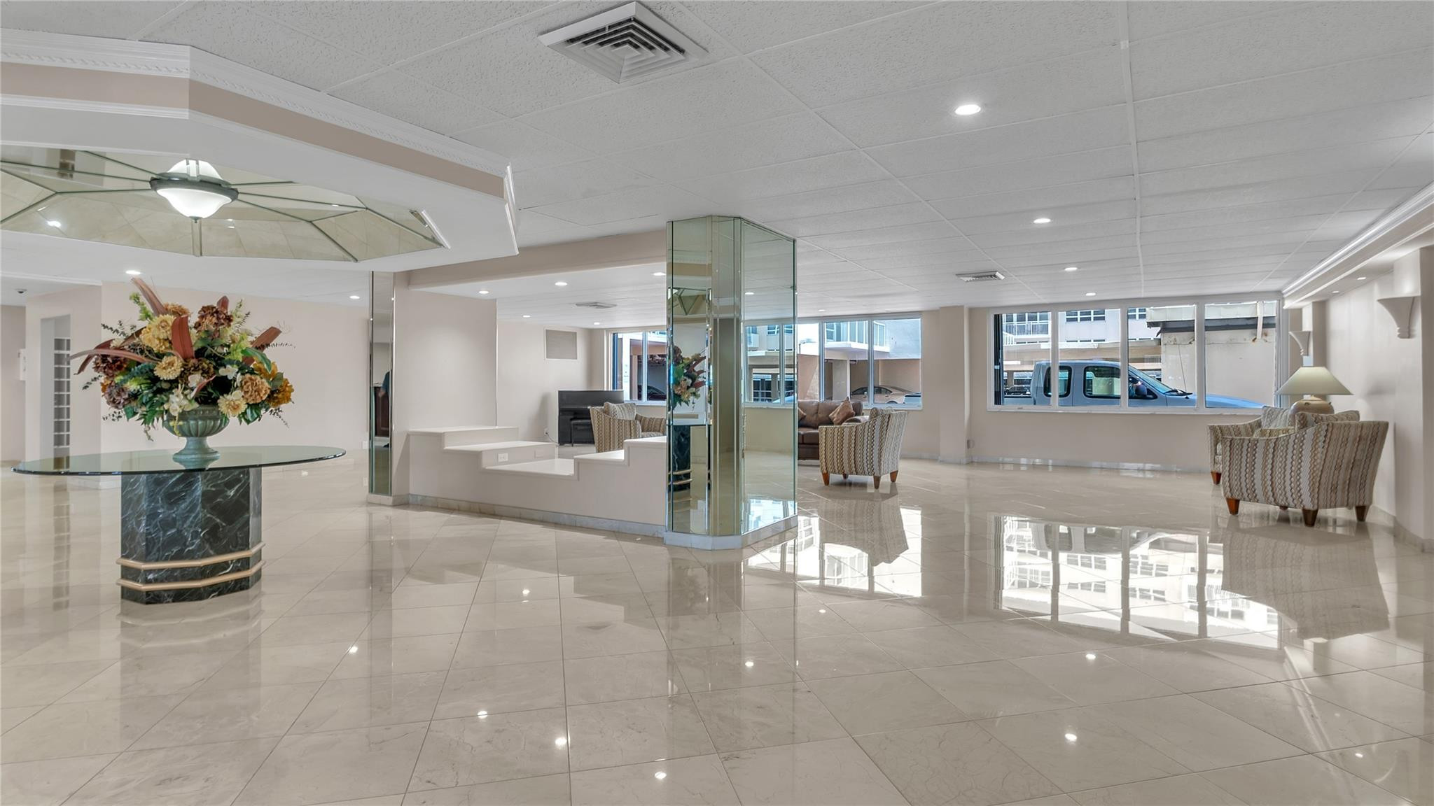 111 N Pompano Beach Boulevard Unit: 913