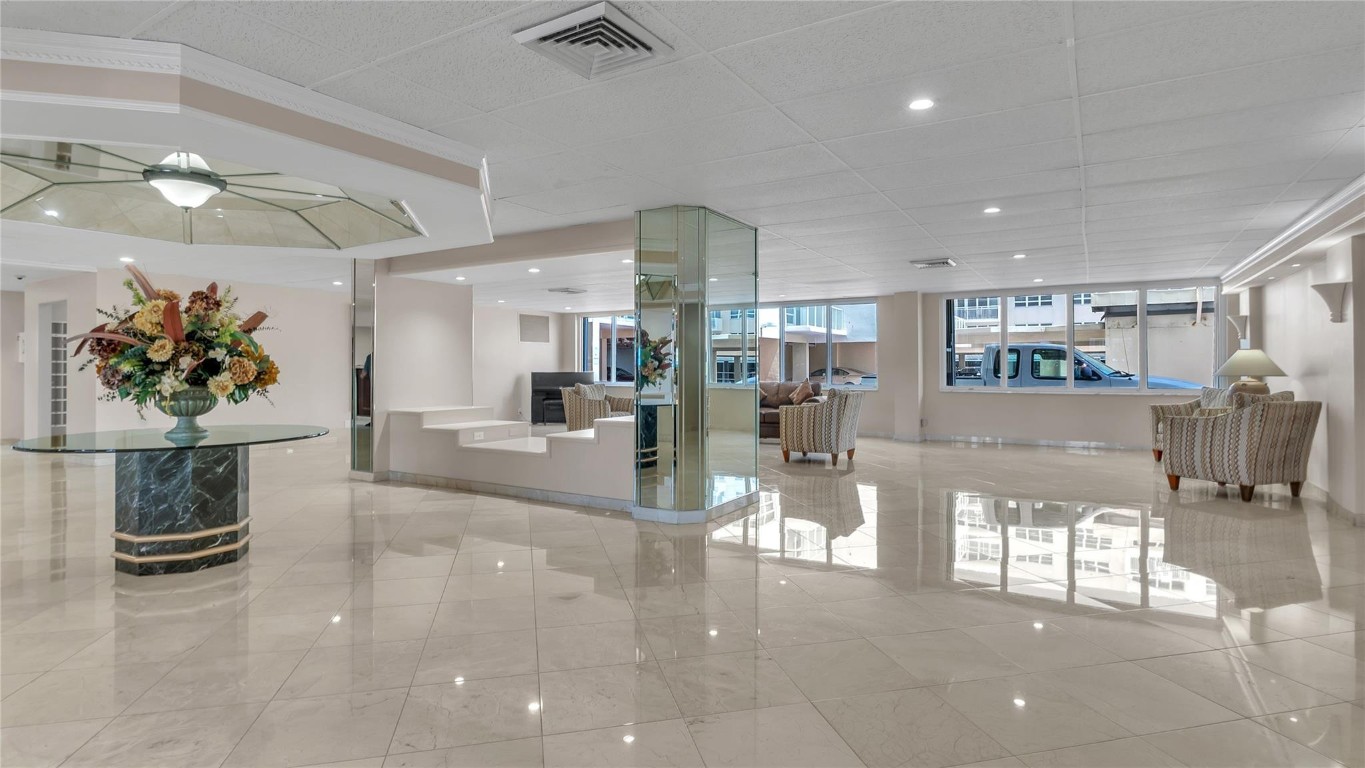 111 N Pompano Beach Boulevard Unit: 913